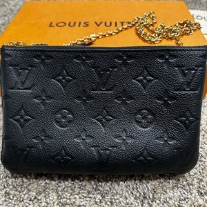 LOUIS VUITTON. Authentic! Black double zip pochette